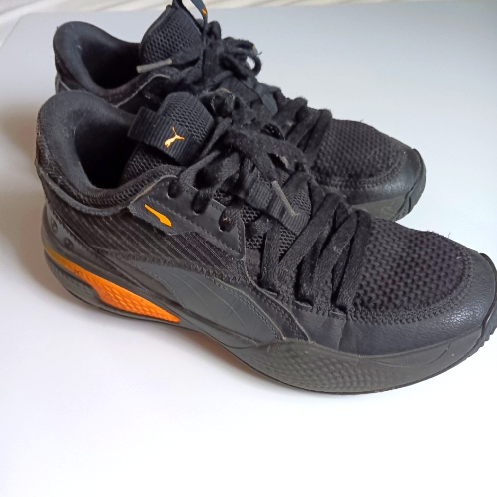 Puma Big Kids Sneakers Shoes Athletic Size 6.5C Black/Orange
